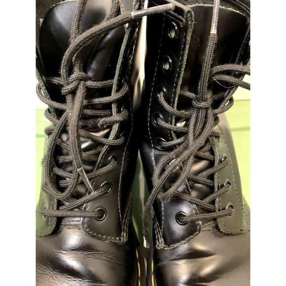Dr. Martens 1460 Women's Black Smooth Leather Lace Up Boots Size US 9/ EU 41 - Picture 7 of 11